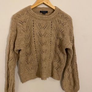 American Eagle Cropped Fit Sweater